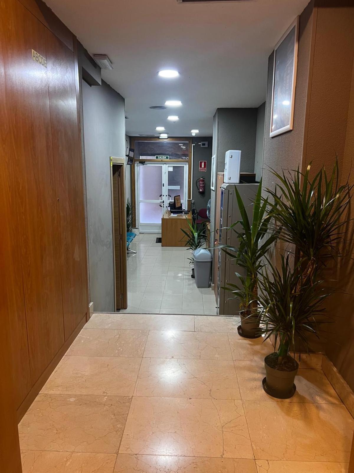 Hostel Estrella 20 Madrid Eksteriør billede