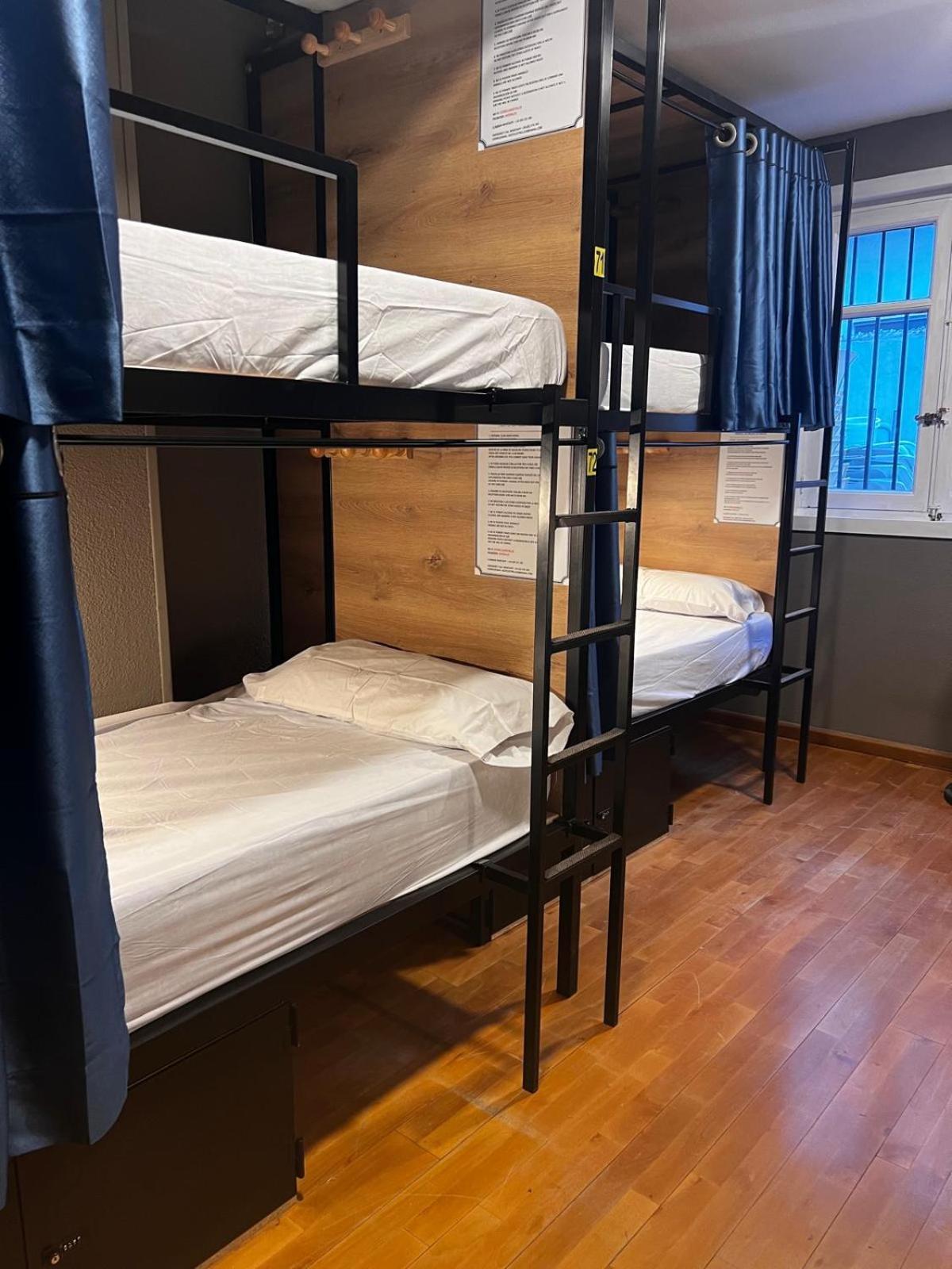 Hostel Estrella 20 Madrid Eksteriør billede