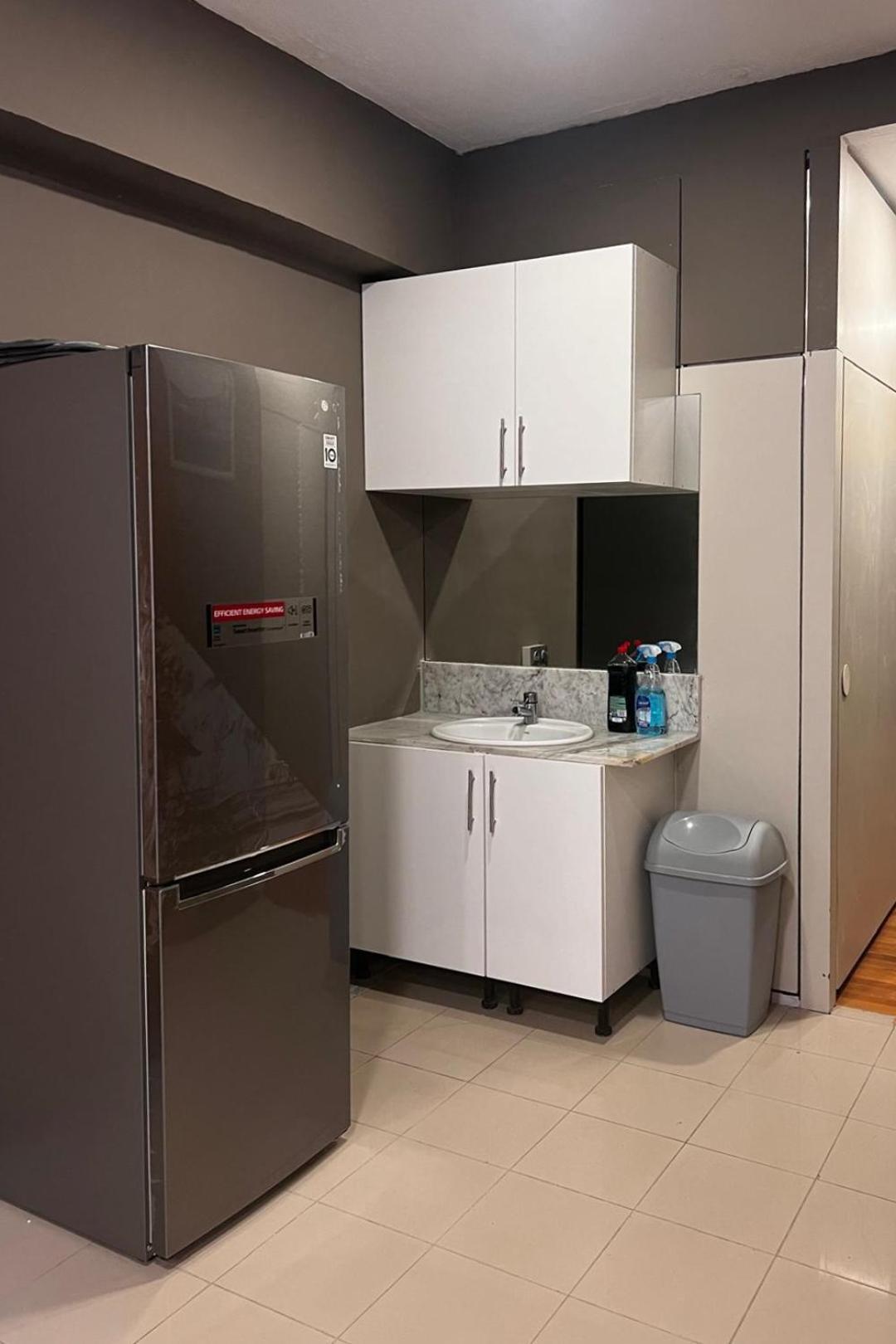Hostel Estrella 20 Madrid Eksteriør billede